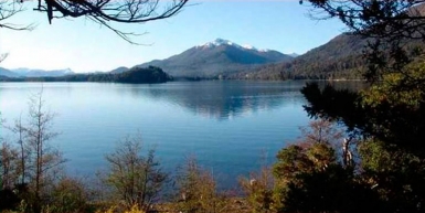 LOT WITH 70m (230 ft) COAST IN VILLA LA ANGOSTURA